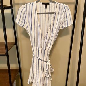 FOREVER 21 - Blue and white striped shift dress